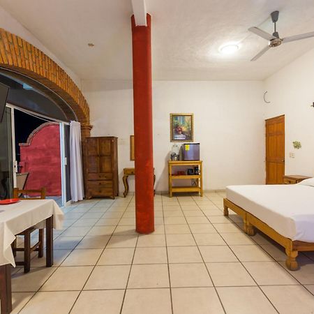 Traditional Sierra Leon Oceanfront Rooms - Adults Only Puerto Vallarta Eksteriør bilde