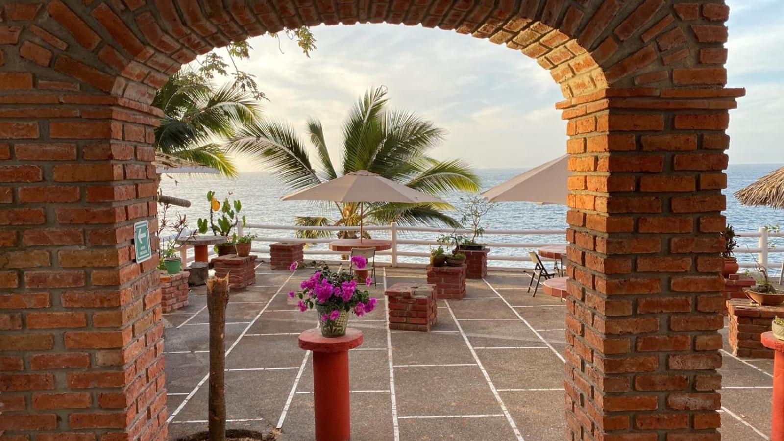 Traditional Sierra Leon Oceanfront Rooms - Adults Only Puerto Vallarta Eksteriør bilde
