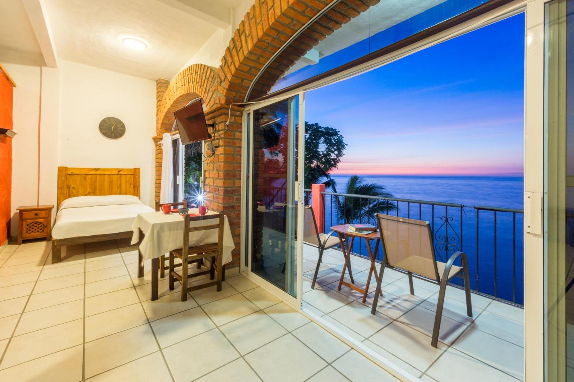 Traditional Sierra Leon Oceanfront Rooms - Adults Only Puerto Vallarta Eksteriør bilde