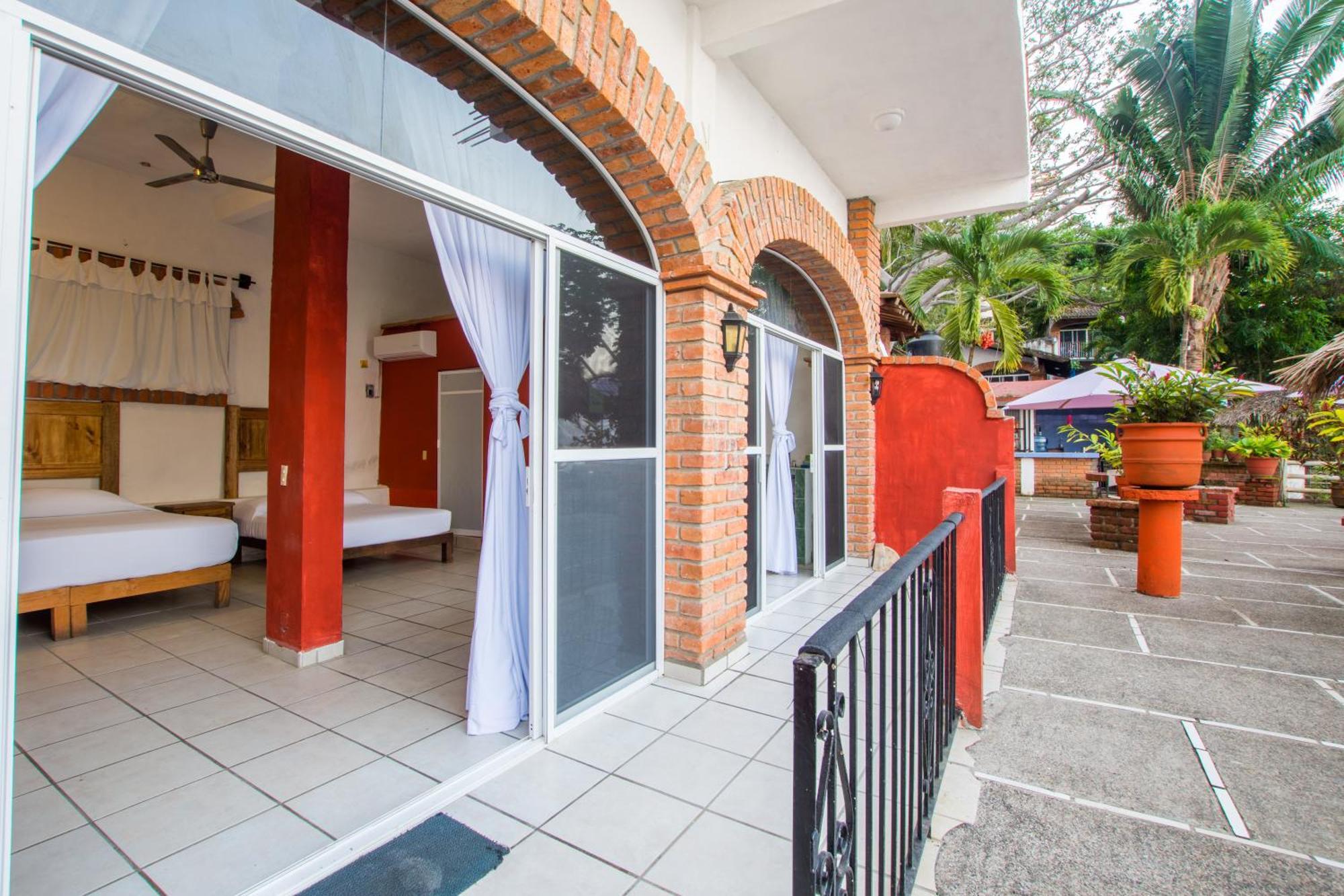 Traditional Sierra Leon Oceanfront Rooms - Adults Only Puerto Vallarta Eksteriør bilde
