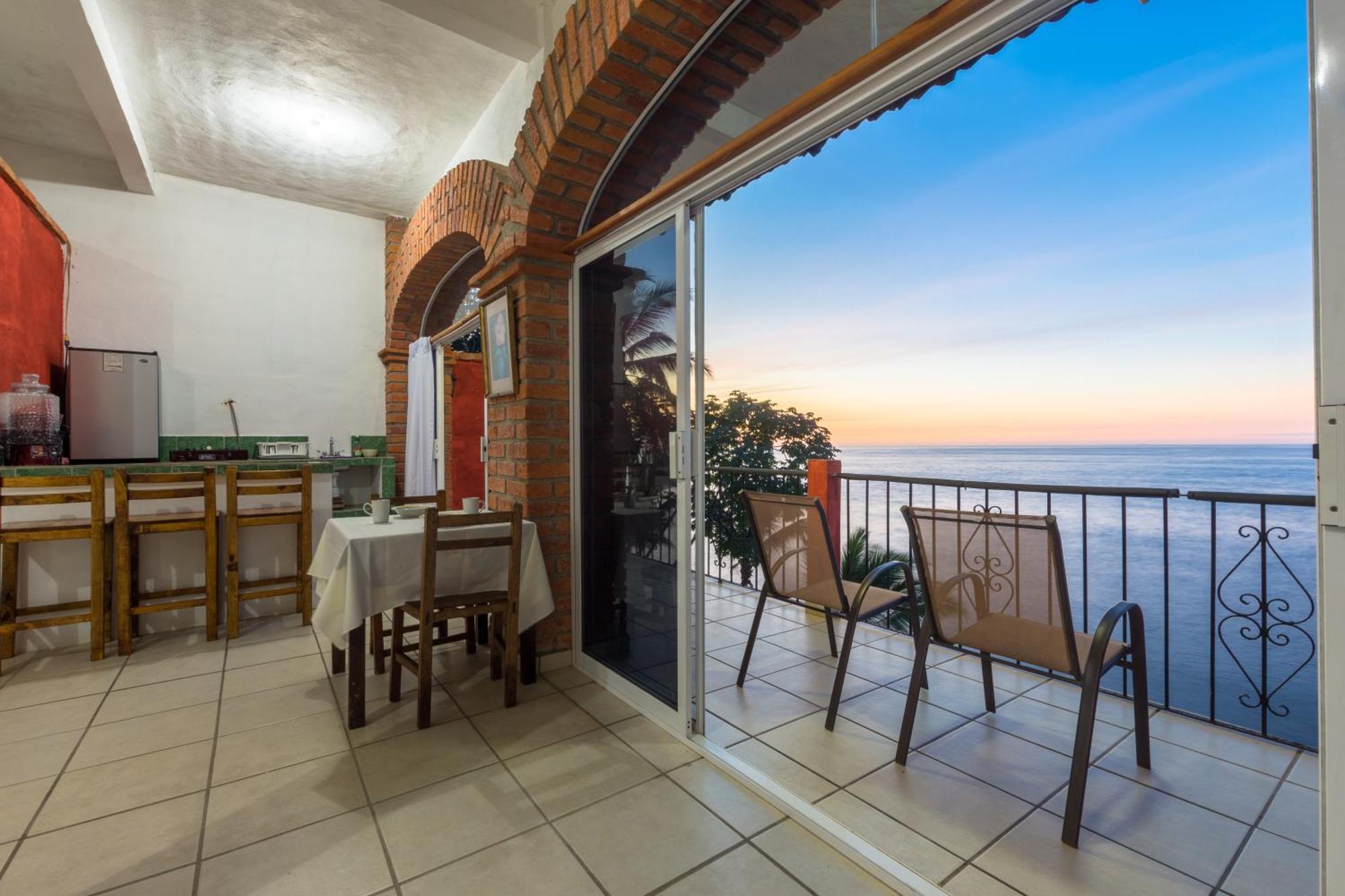 Traditional Sierra Leon Oceanfront Rooms - Adults Only Puerto Vallarta Eksteriør bilde